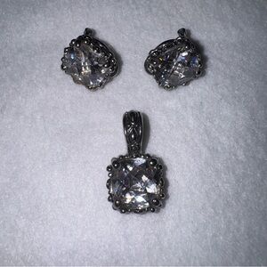 Elegant Silver Jewelry Set with Clear Stones